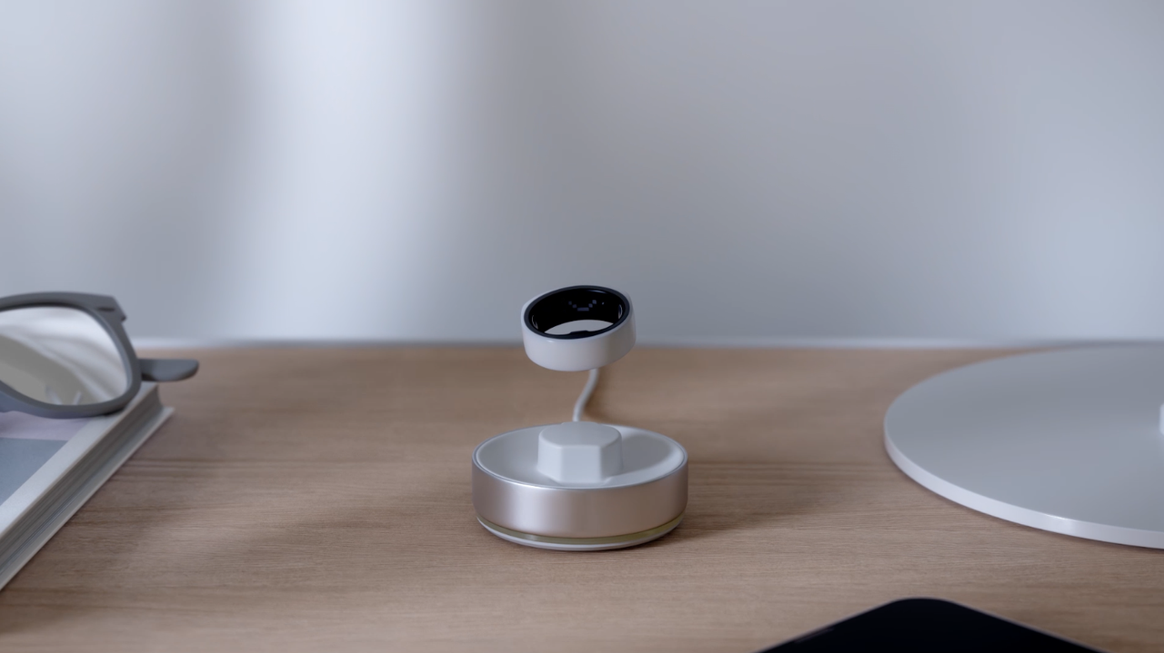 The Happy Ring wearable measures stress and mood
