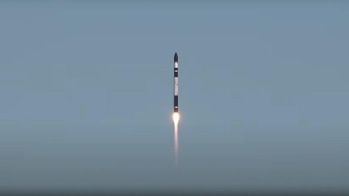 Rocket Lab launches private Earth-observing satellite to orbit (video ...