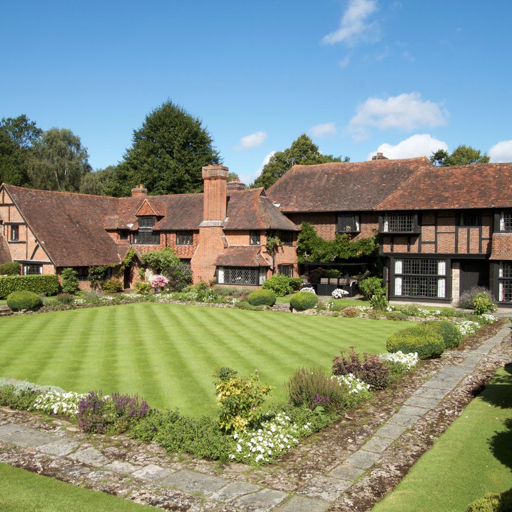 Take a look around this stunning period country home in Guildford – on ...