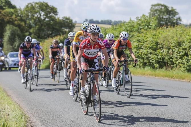 Emma Pooley , VC Norwich leads the break.