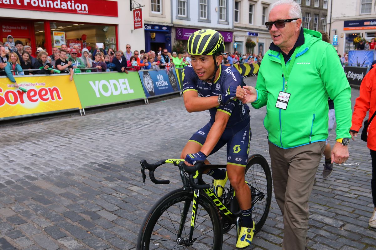 Race director Mick Bennett with stage 1 winner Caleb Ewan of Orica-Scott