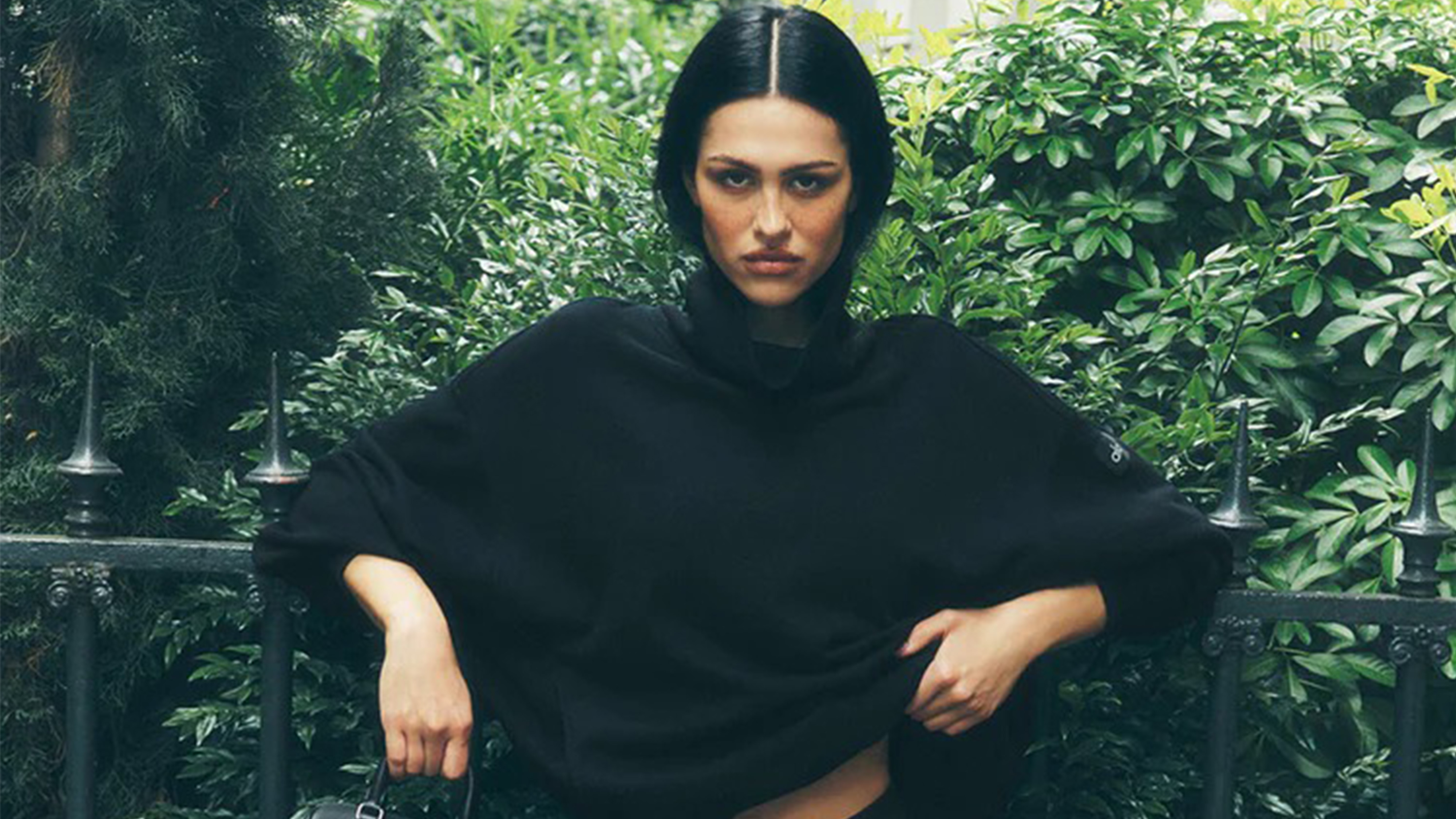 Amelia Gray for Alo Yoga.