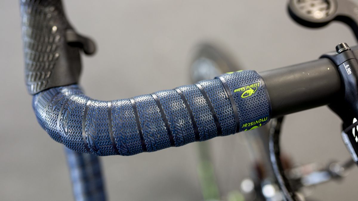 Movistar opt for LizardSkins handlebar tape