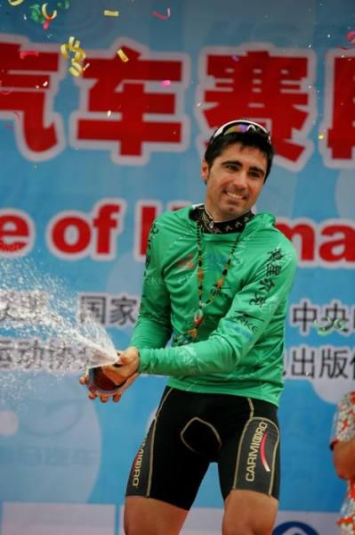 Francisco Ventoso (Carmiooro A-Style) enjoying his time on the podium in the sprinters jersey.