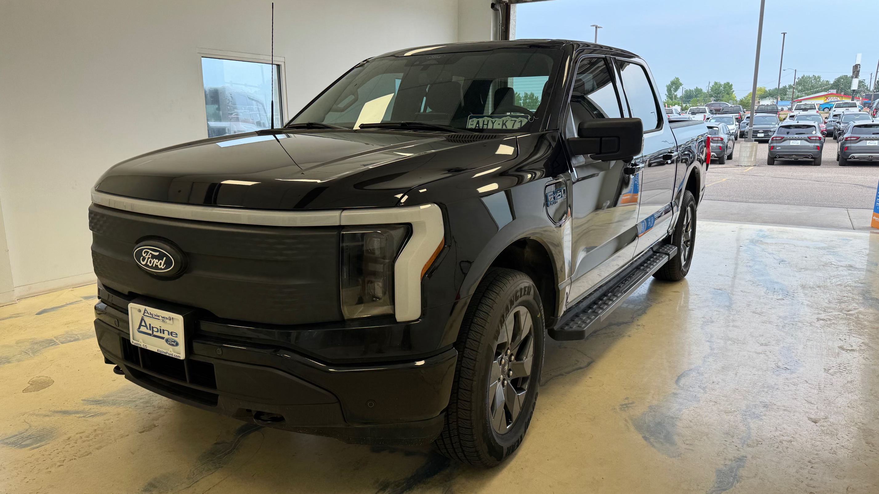 2025 Ford F-150 Lightning Flash