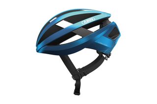 Image shows the Abus Viantor which is one of the best budget cycling helmets