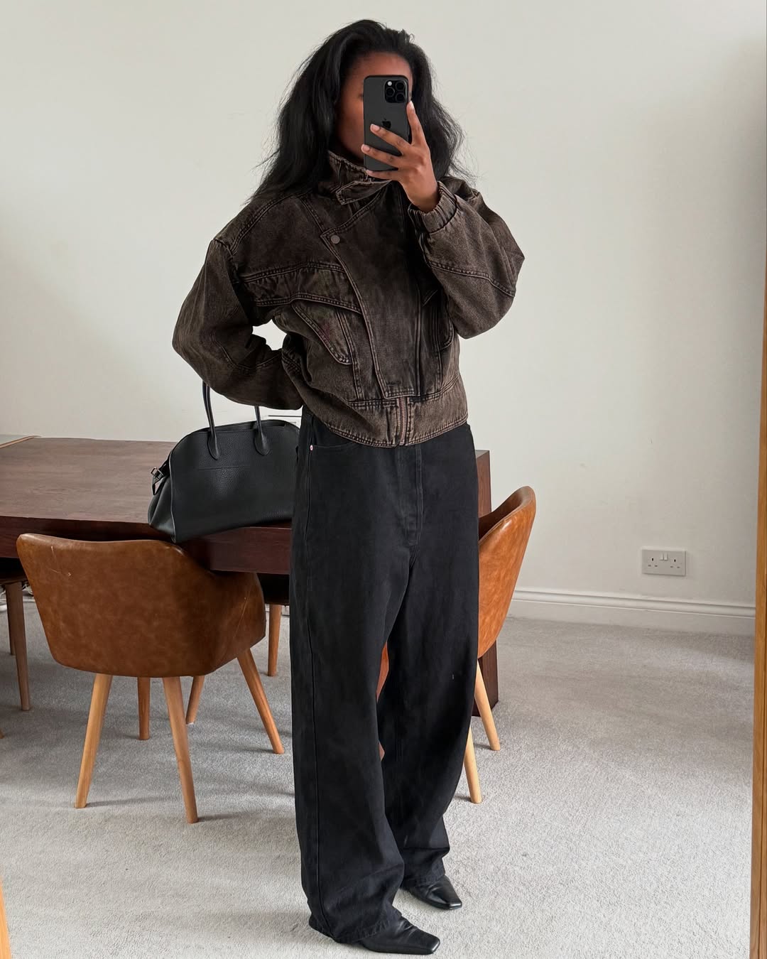 Influencer in wide leg jeans