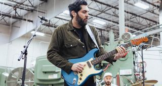 Ariel Posen plays his custom signature Strat live in the Fender factory