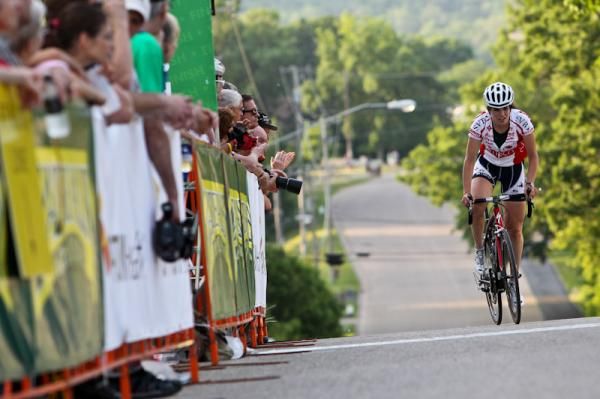 Joelle Numainville (TIBCO) making it up to the steep finish.