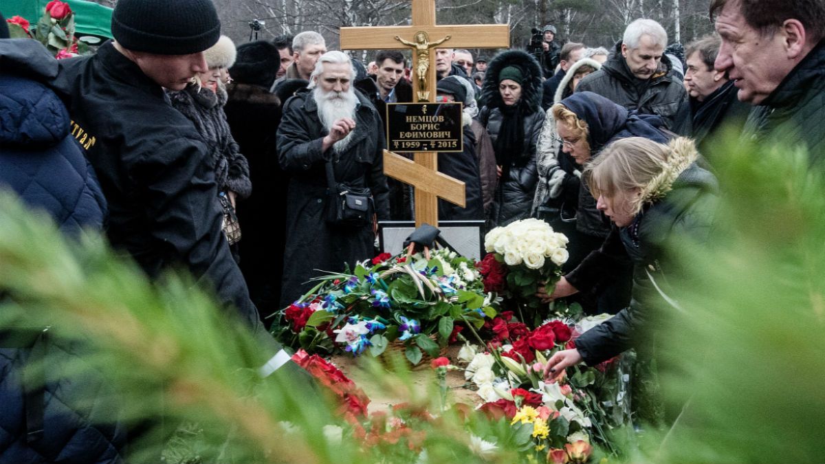 151211-moscow-funeral-nemtsov.jpg