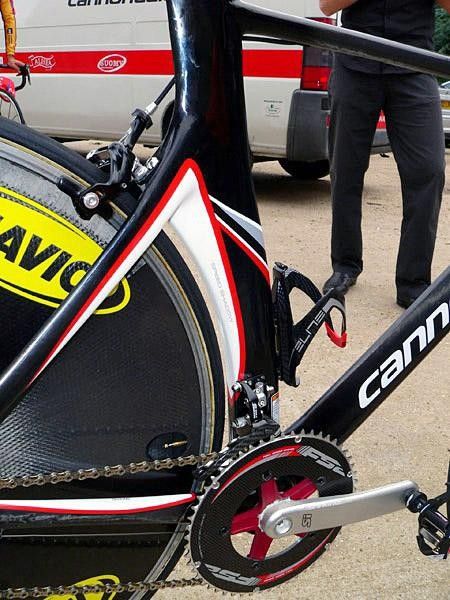 The 'Speed Shadow' now follows the arc of the rear wheel all the way from the bottom bracket shell up to the seat stays.