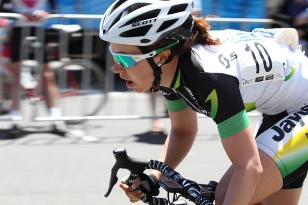 Amanda Spratt (GreenEDGE) on her own and on the way to the finish