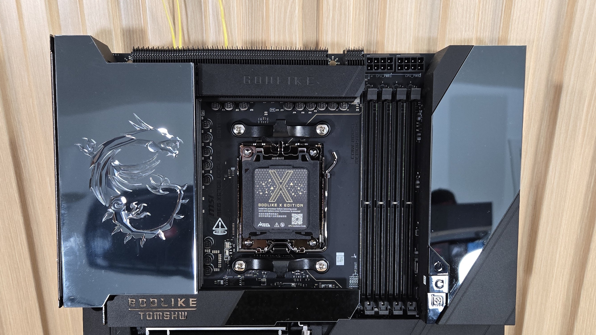 MSI X870E Godlike X - Top half