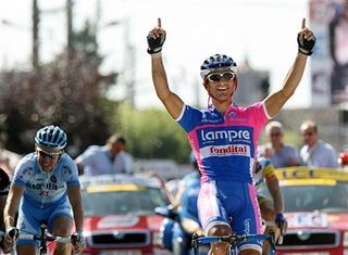 Daniele Bennati (Lampre-Fondital) wins stage 17