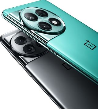 The OnePlus Ace 2 Pro in its Aurora Green and Titanium Gray colorways.