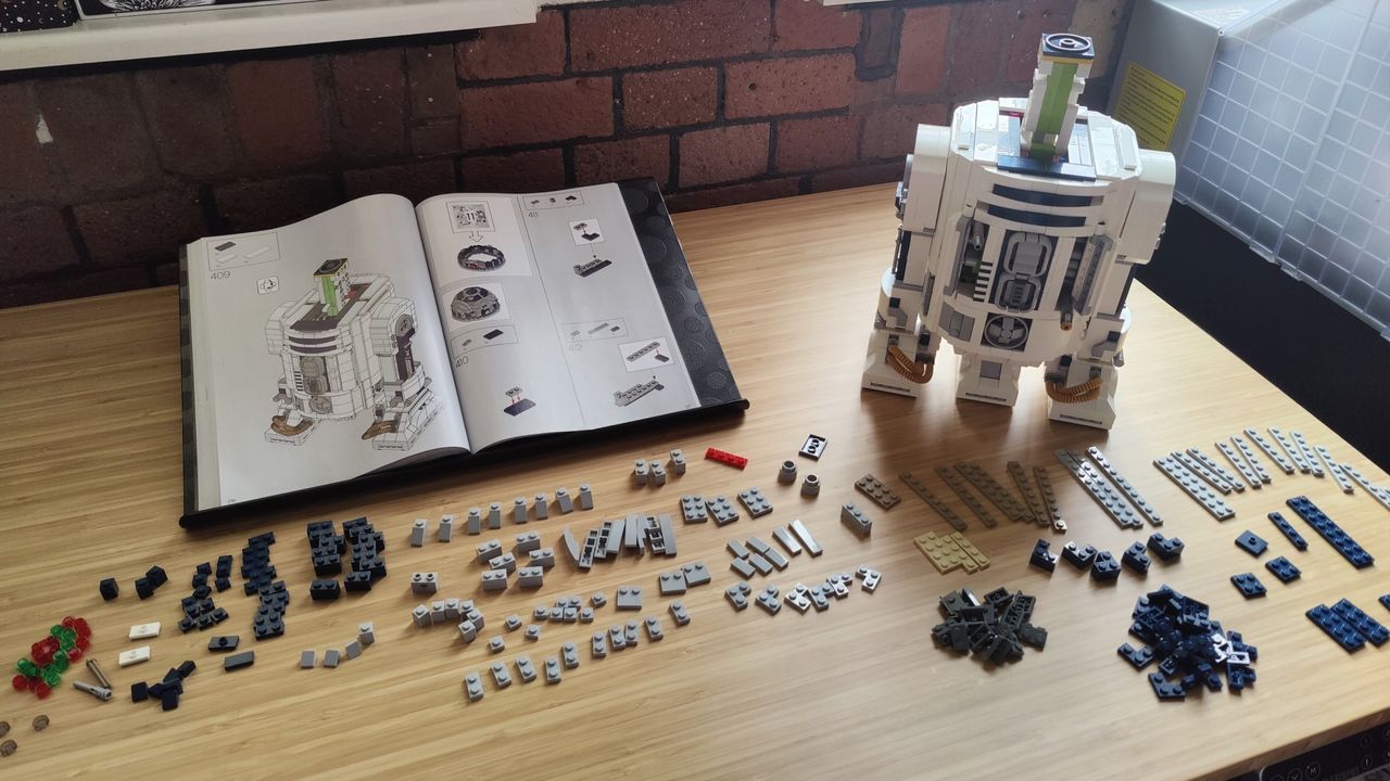 Lego Star Wars R2-D2 75308_Build in progress 7