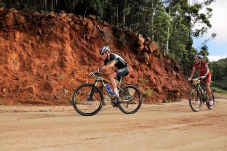 David George 360life) and Max Knox (DCM) set the tempo up the first climb.