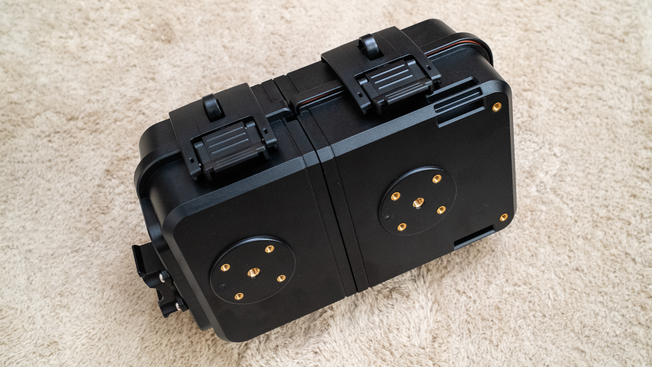 Brinno BCC5000 Time Lapse Bundle rear of weather-proof housing