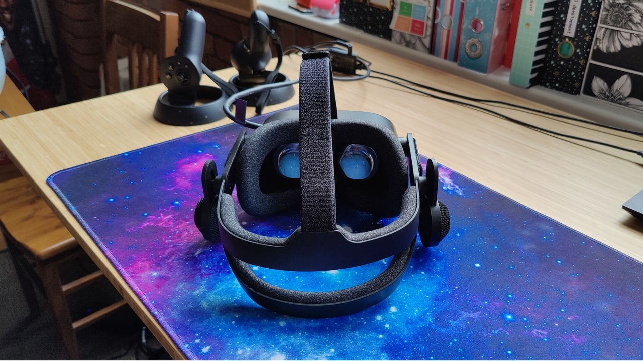 HP Reverb G2 VR headset back view