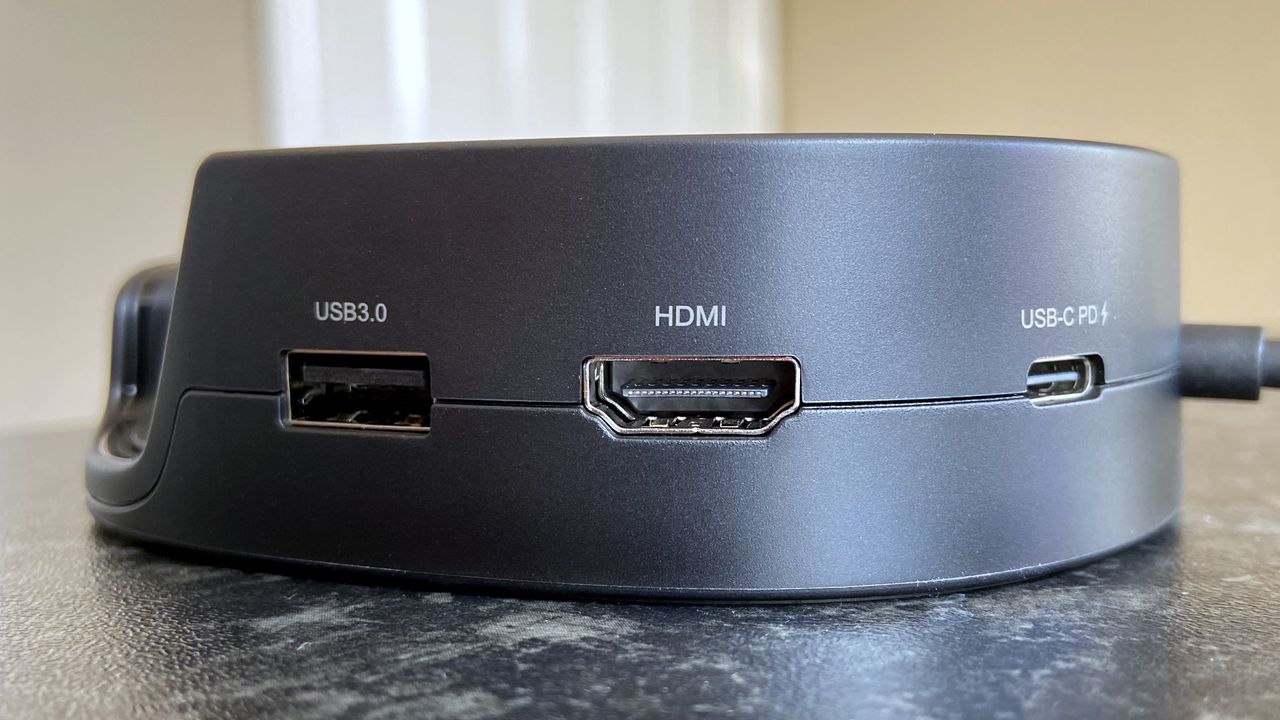 Syntech 6-in-1 docking station for Steam Deck