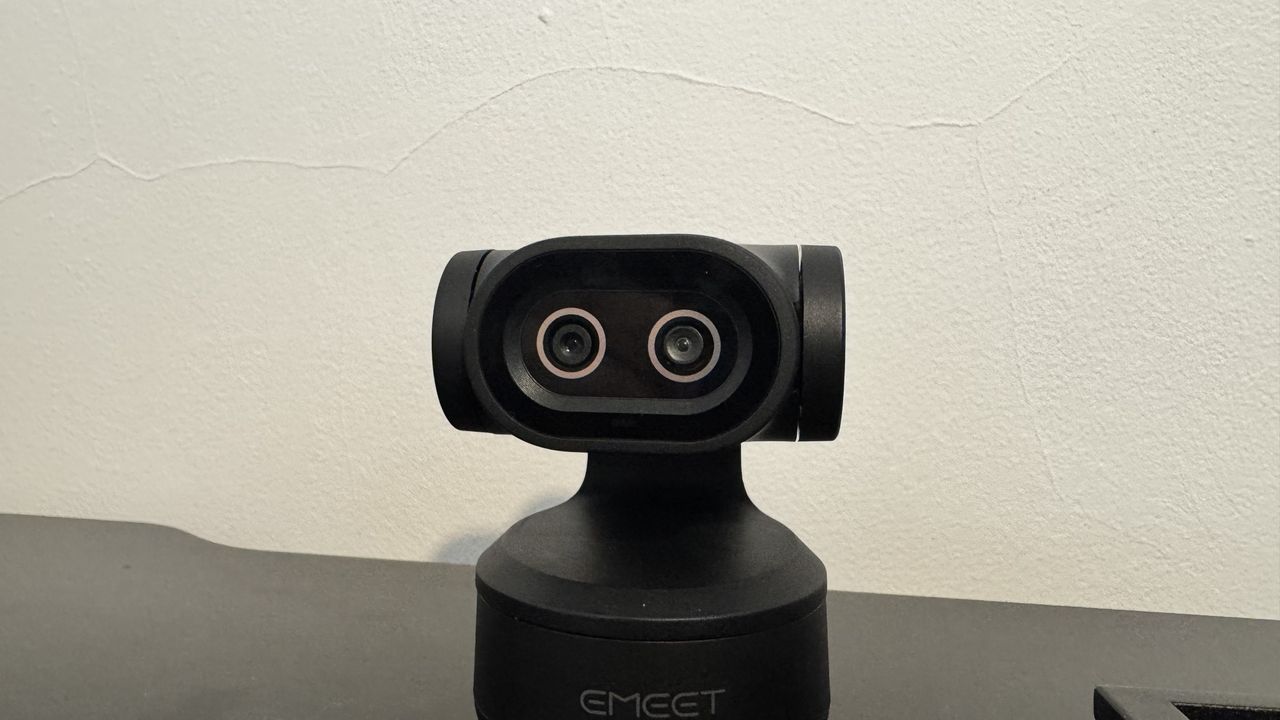 The Emeet Pixy 4K webcam