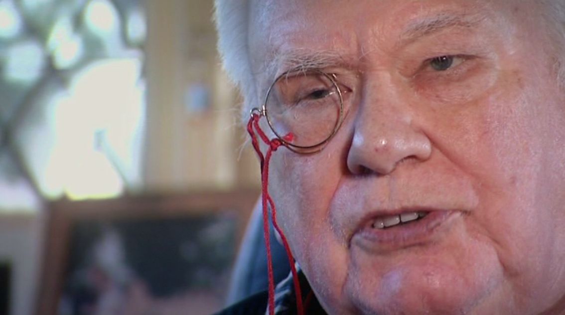 TV astronomy legend Sir Patrick Moore dies aged 89