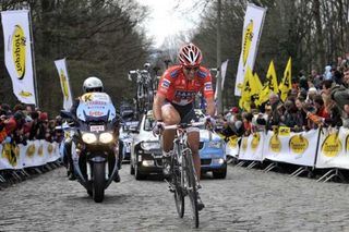 Fabian Cancellara (Saxo Bank) flattens the Bosberg, the Tour of Flanders' final climb.