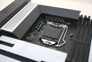 NZXT M7 Z490