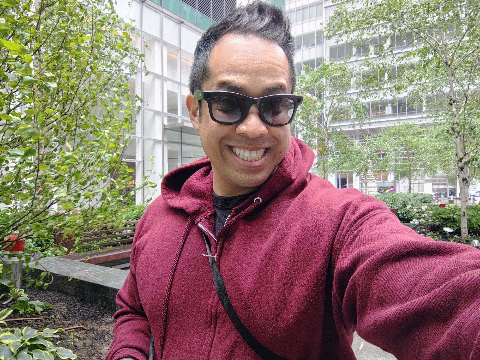 Motorola Razr Plus 2024 selfie sample.