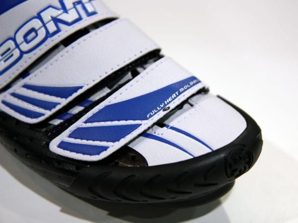 The rubber toe caps lend a more finished look as compared to Bont's earlier models.