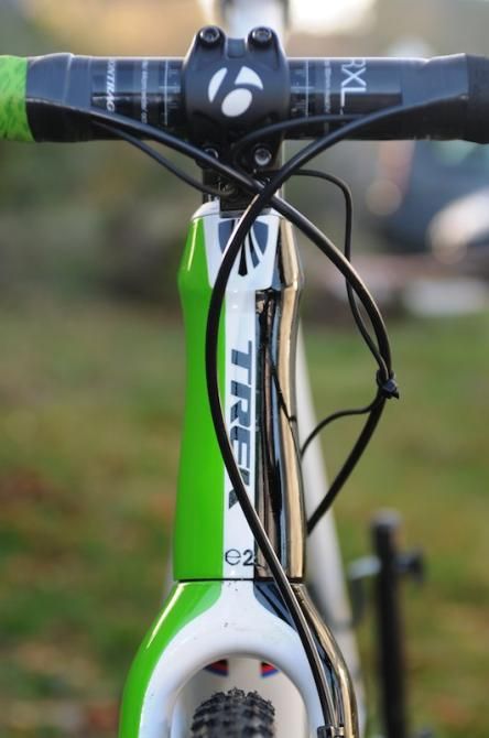 Trek's E2 head tube for Sven's 56cm frame is 16cm, and the slightly higher position is ideal for cyclo cross. The fork also has good clearance for 33mm tyres
