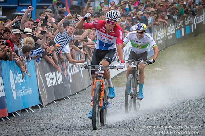 Mathieu van der Poel (Corendon-Circus) takes the win ahead of Henrique Avancini