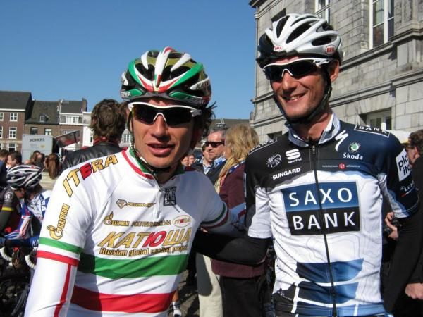 Filippo Pozzato (Katusha) and Fr&auml;nk Schleck (Saxo Bank) pose for a photograph