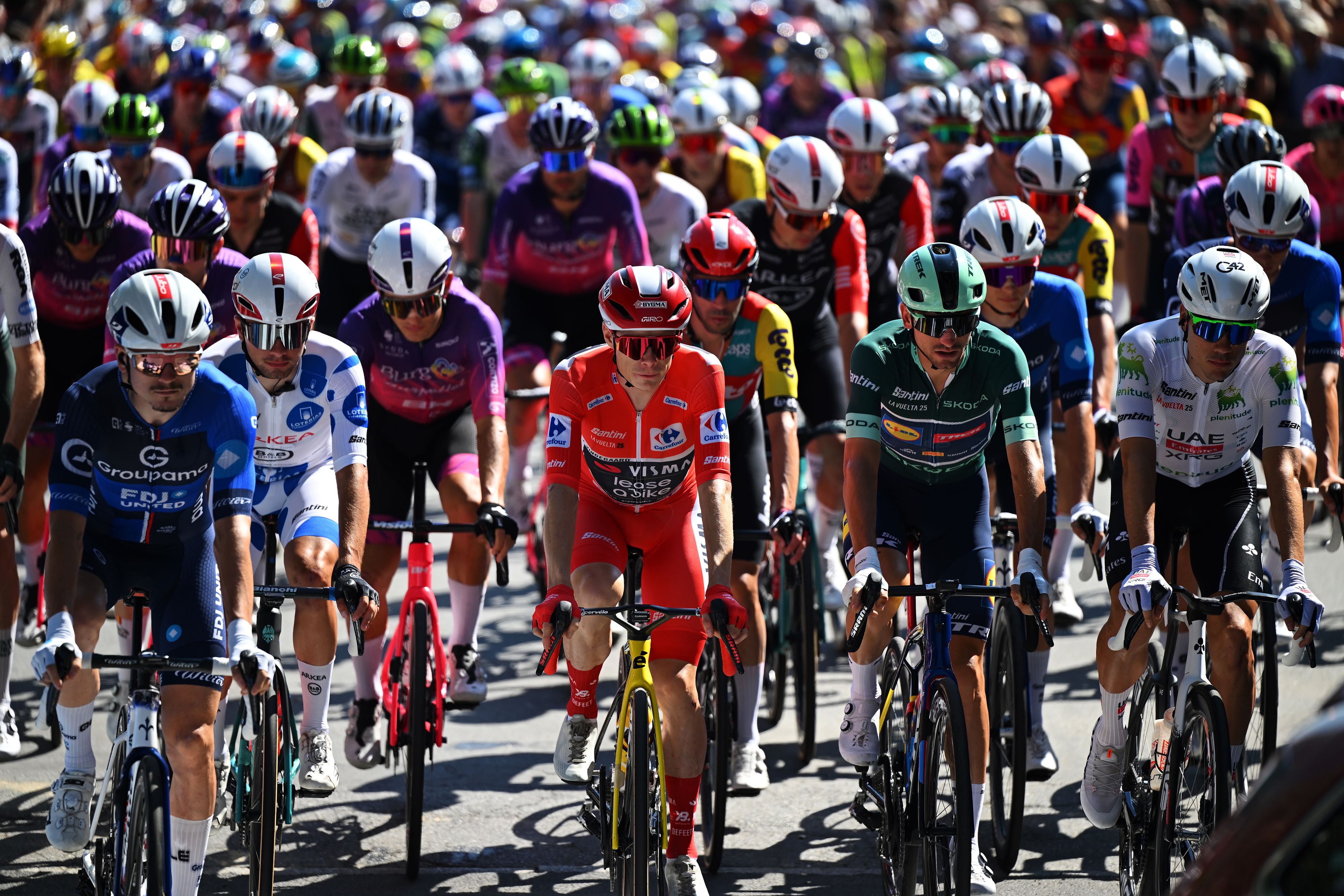 Vuelta a España stage 4 LIVE – Climbs on the way, but a chance for the sprinters in France