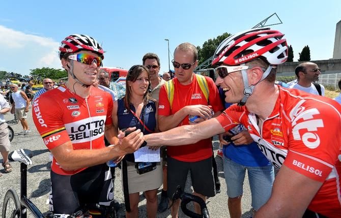 Frederik Willems congraulates Kris Boeckmans who thought he'd won stage 2 of the Crit&eacute;rium du Dauphin&eacute; in a photo finish sprint