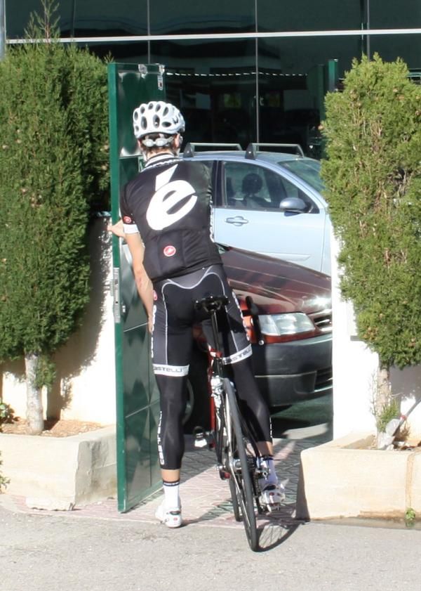 Philip Deignan sets off on his first training ride with RadioShack in Calpe.