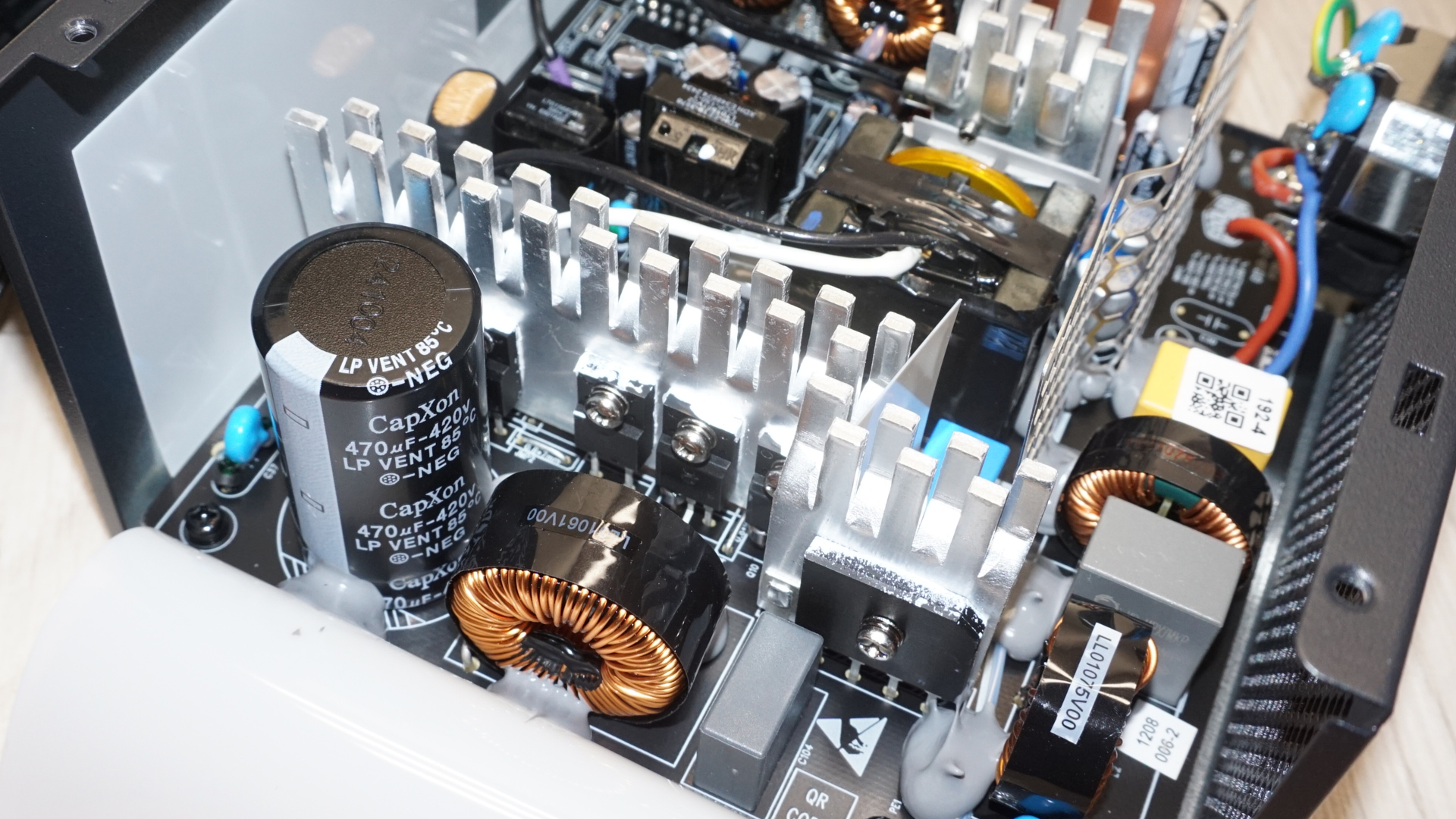 Cooler Master MWE Bronze V2 230V 650W