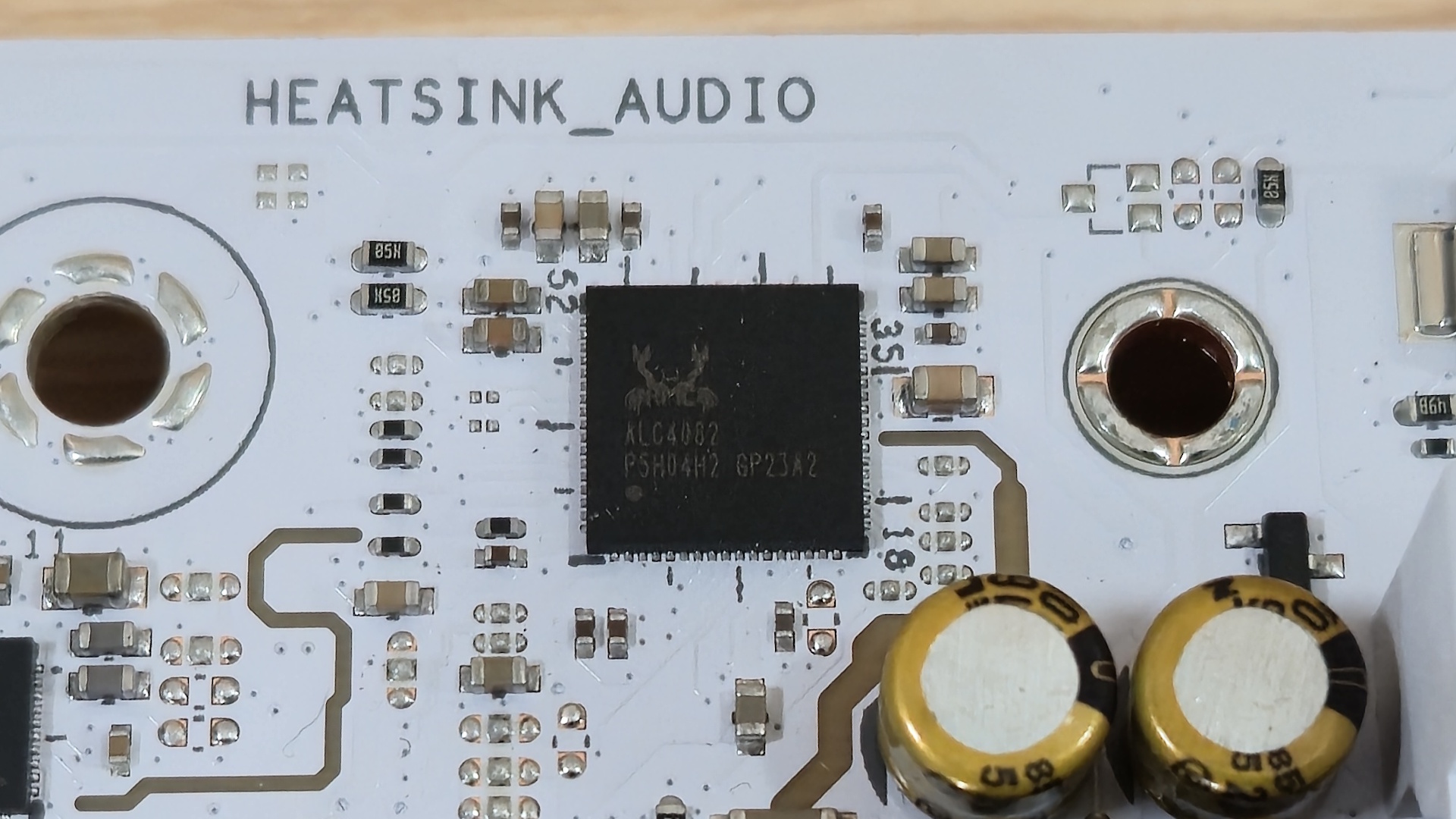 Asus ROG Crosshair X870E Glacial - ICs