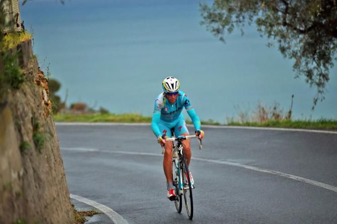 Vincenzo Nibali (Astana) goes clear on the Cipressa