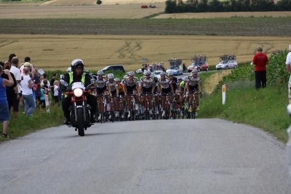 The peloton controlled by Topsport Vlaanderen.