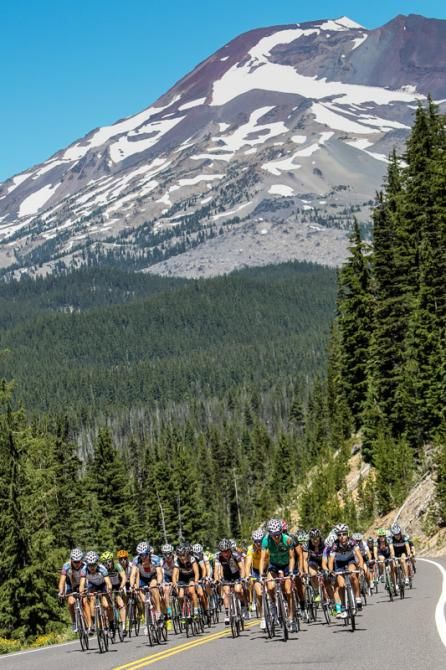 The women on one of the last steep climbs.