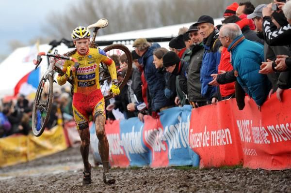 Klaas Vantornout (Sunweb-Revor) breaks clear