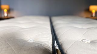 The connecting point in the Naturalmat The Superb Mattress