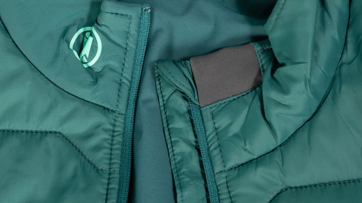Endura Pro SL Primaloft Jacket II zipper garage at neckline