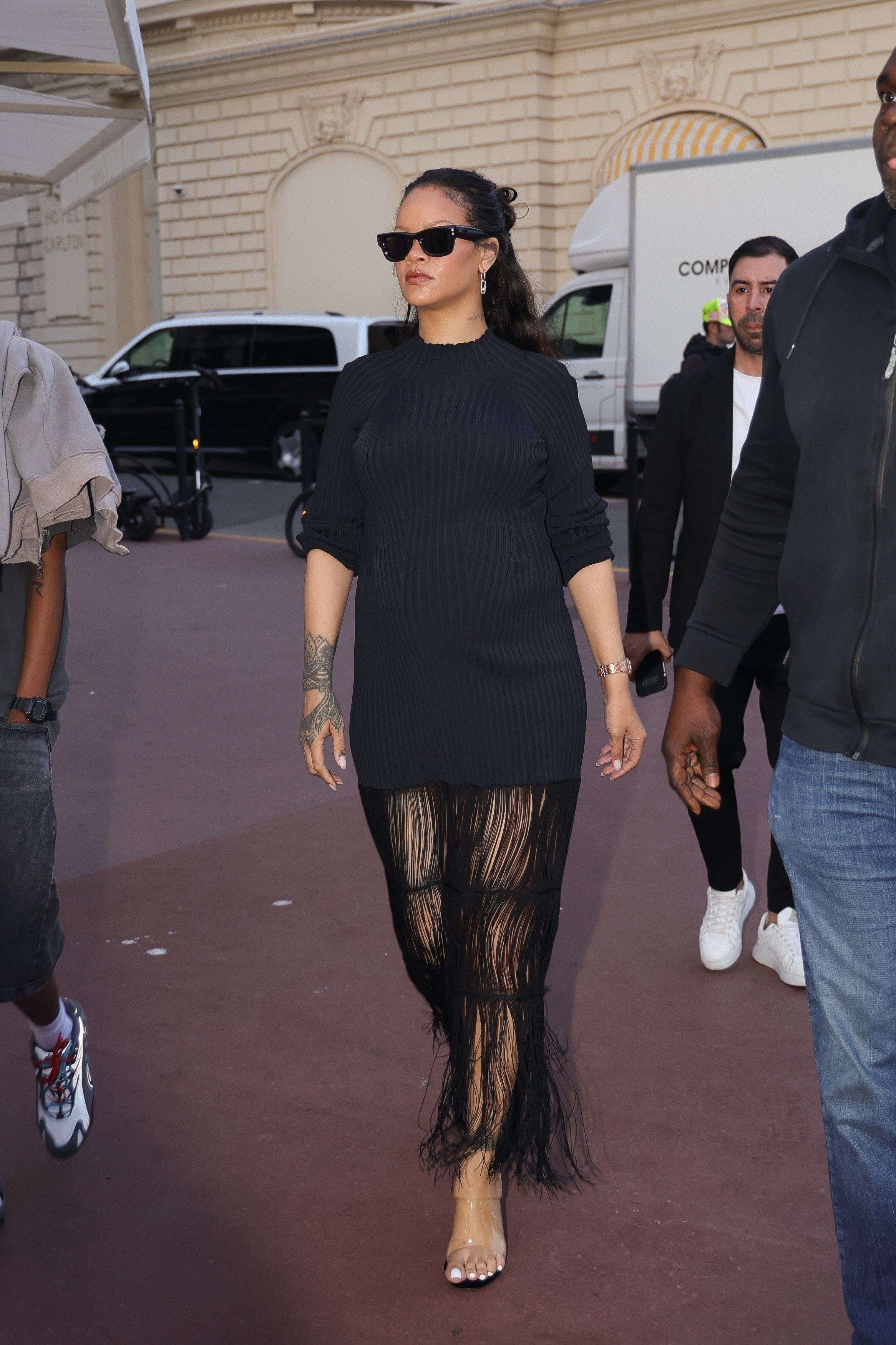 Rihanna wears a little black dress in the South of France.