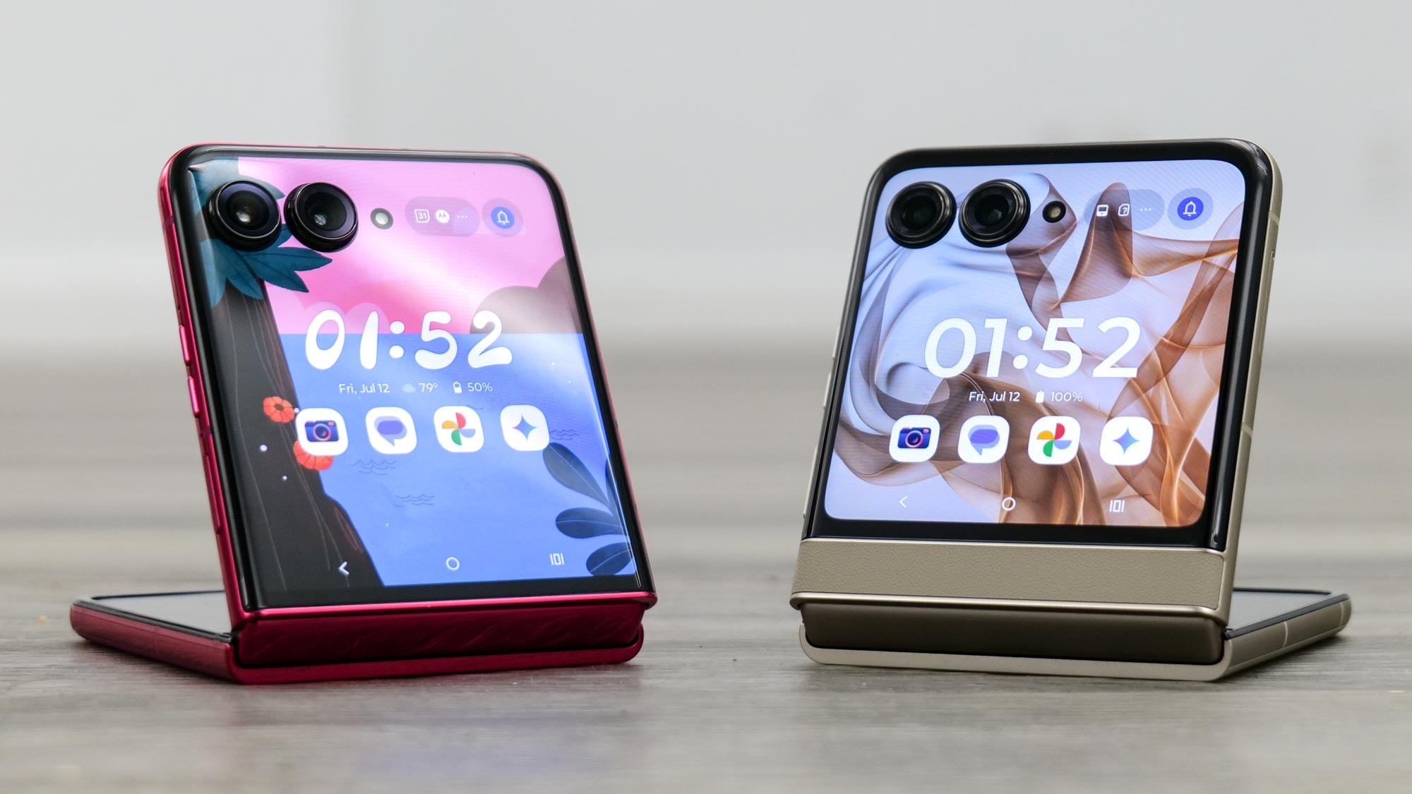 Motorola Razr (2024) vs Razr Plus (2024).