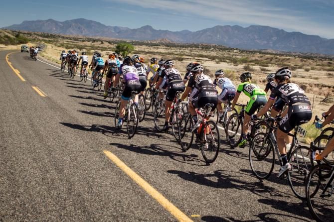 A break starts to get a gap on the front of the women's field.
