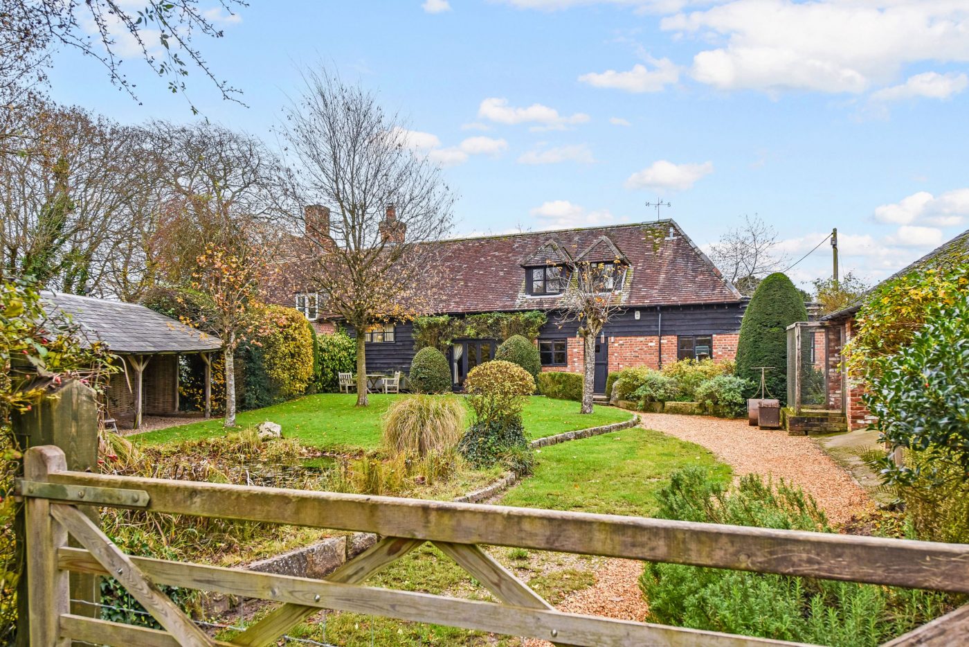 Segars-Lane-Twyford-Winchester-Hampshir-scaled-e1707151275649.jpg