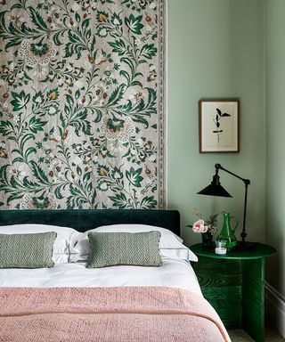 Christmas bedroom decor ideas with green floral panel