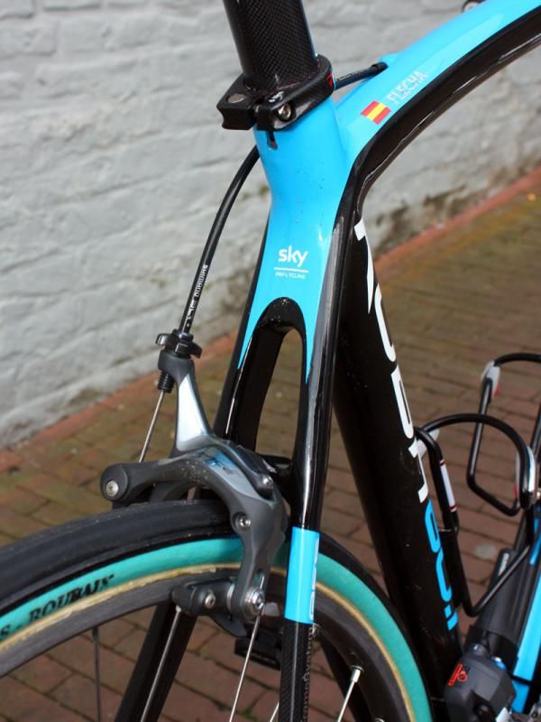The pseudo-wishbone rear end provides a handy location for another team logo.